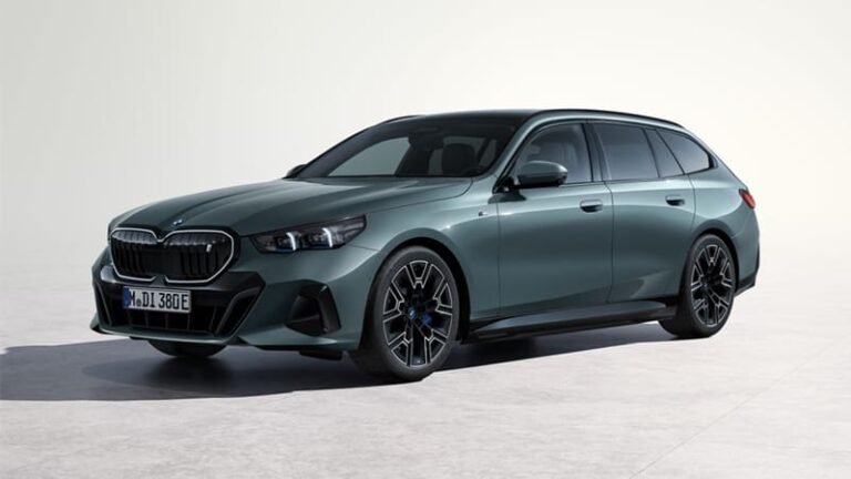 2025 BMW i5 Sedan Touring