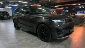 2025 Range Rover Sport Luxury Performance SUVs Feature