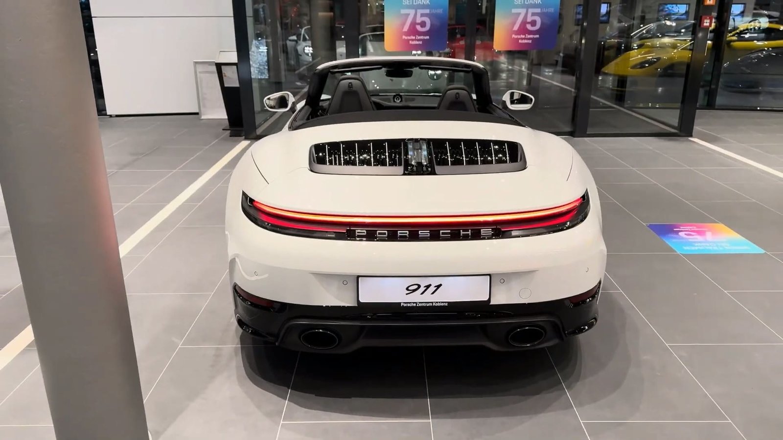 Back Porsche 911 Carrera 4S Cabriolet 2026 Back Porsche 911 Carrera 4S Cabriolet 2026