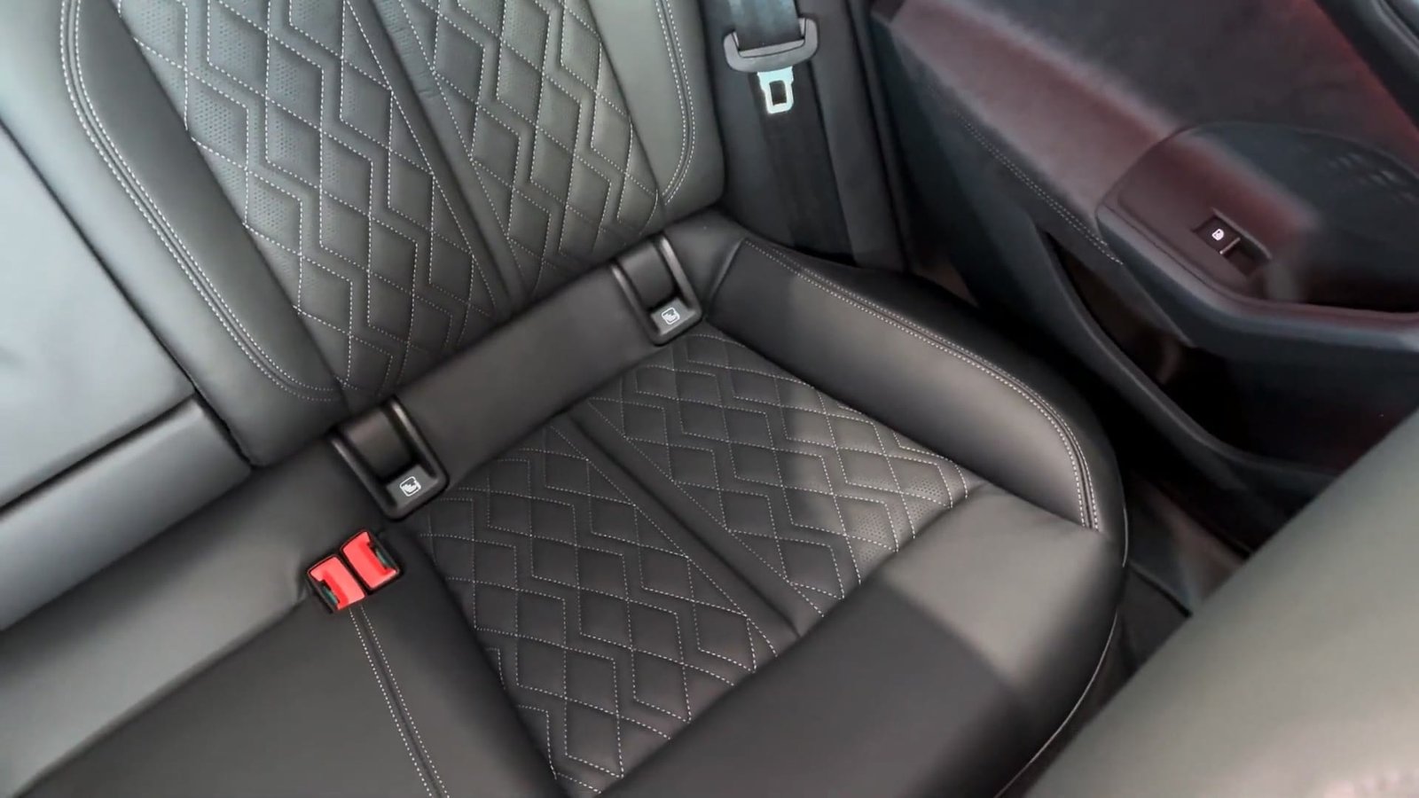 Back Seat Audi S5 Avant 2026