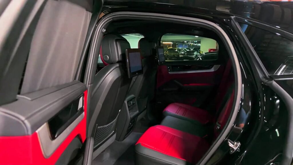Back Seats 2025 Porsche SUV Cayenne S