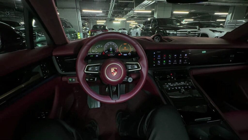 Cab 1 2025 Porsche Panamera 4