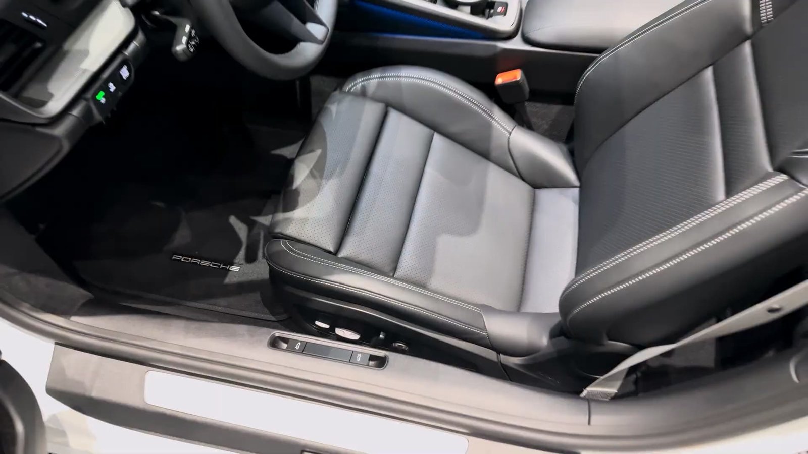 Driver Cab Porsche 911 Carrera 4S Cabriolet 2026 Driver Cab Porsche 911 Carrera 4S Cabriolet 2026