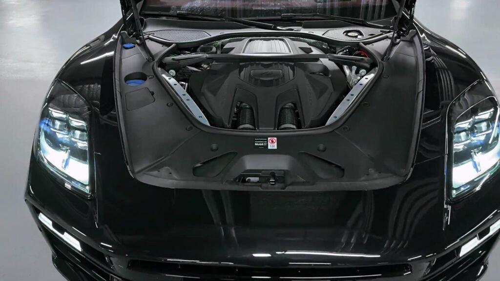 Engine 2025 Porsche Panamera 4