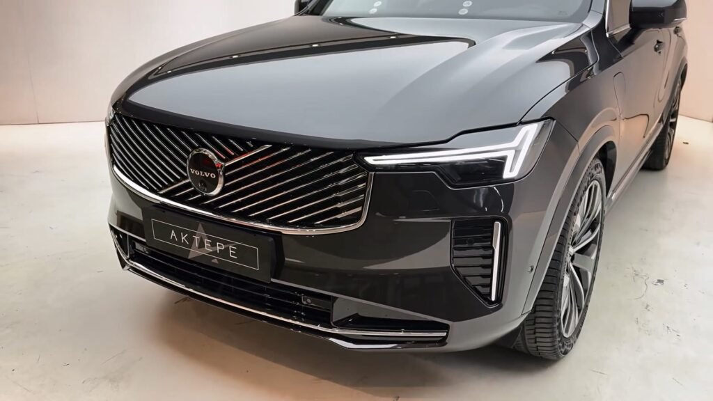 Front 2026 Volvo XC90