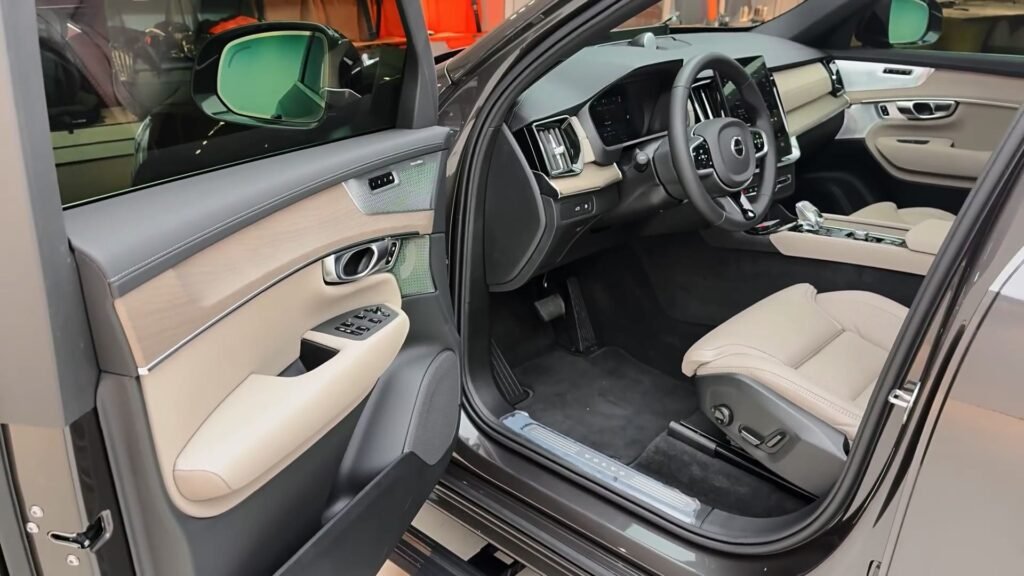 Front Seat 2026 Volvo XC90