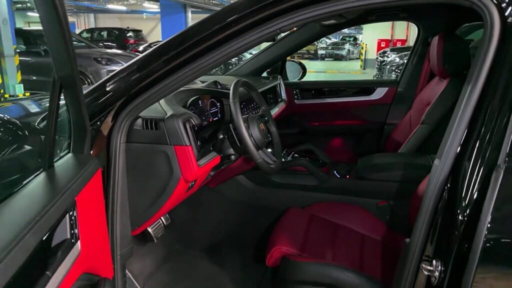 Front Seats 2025 Porsche SUV Cayenne S