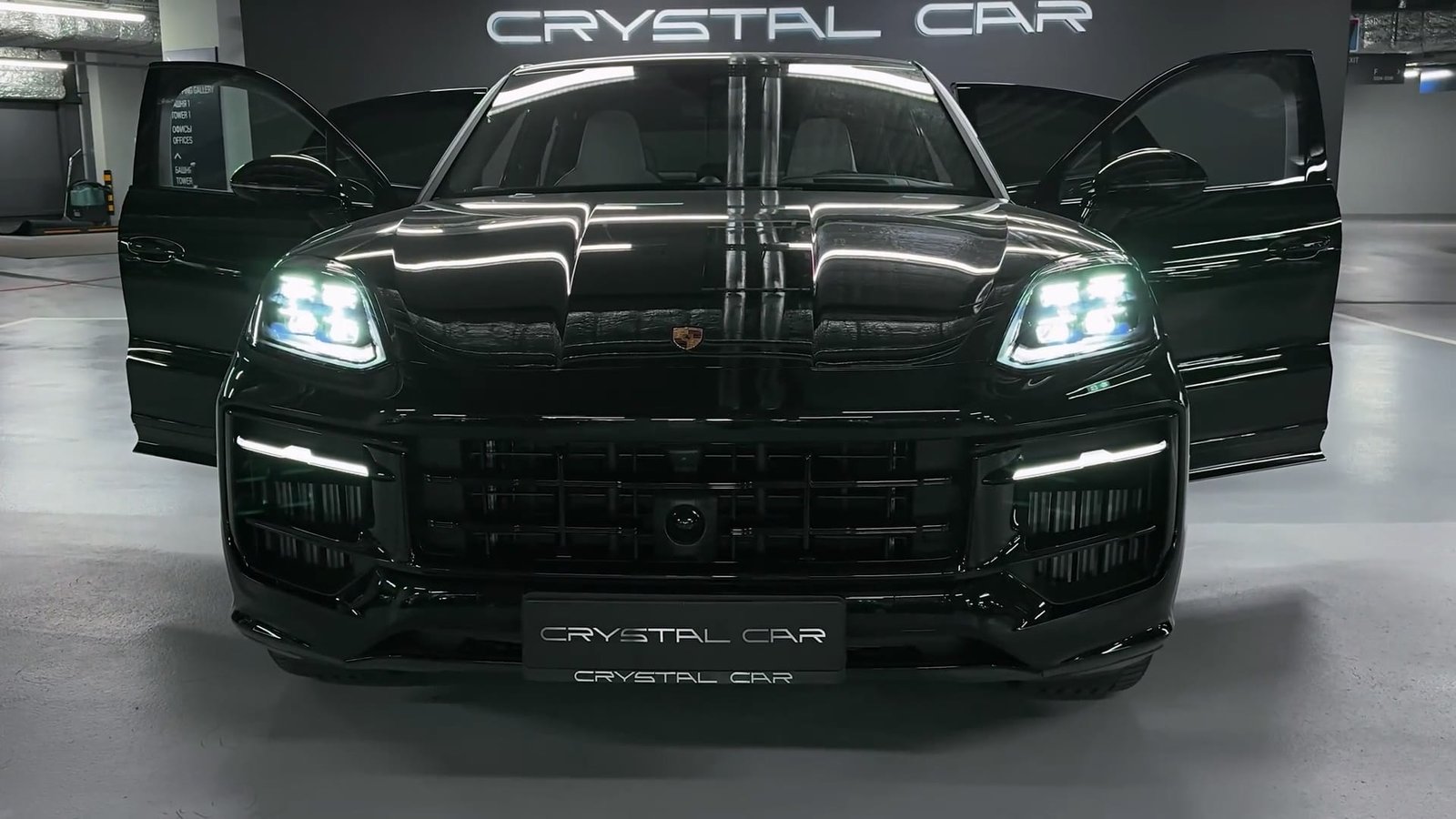 Head 2025 Porsche Cayenne GTS