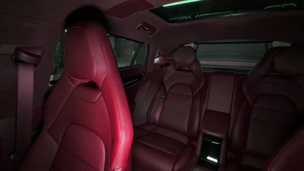 Interior 2025 Porsche Panamera 4
