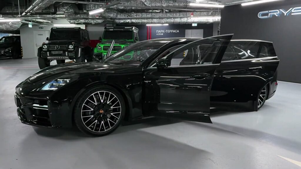 Overview 2025 Porsche Panamera 4