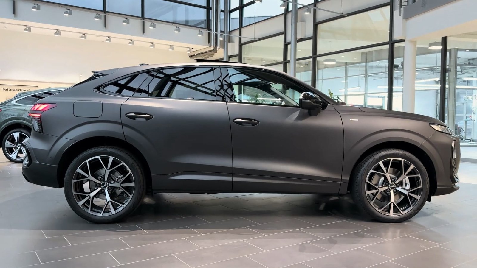 Side 1 Audi Q3 Sportback 2026