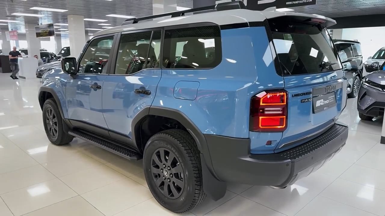Side 2025 Toyota Land Cruiser Prado