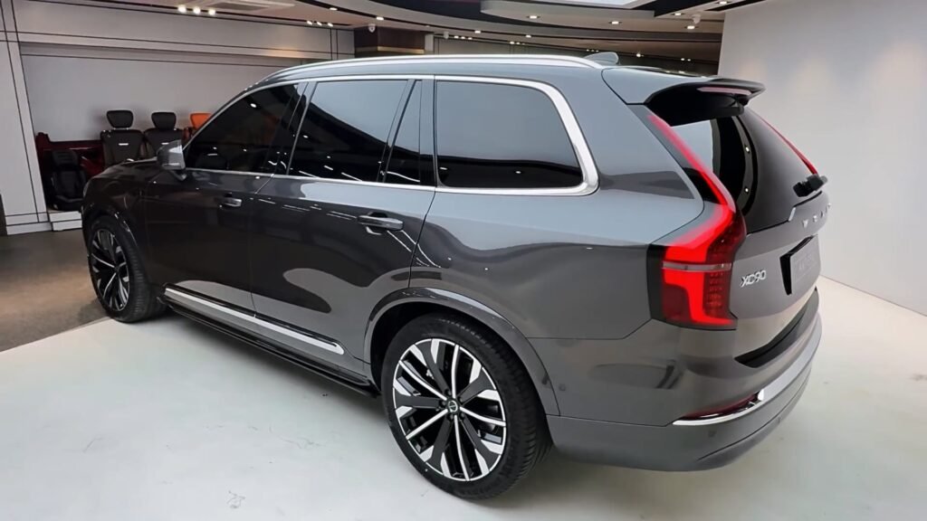 Side 2026 Volvo XC90