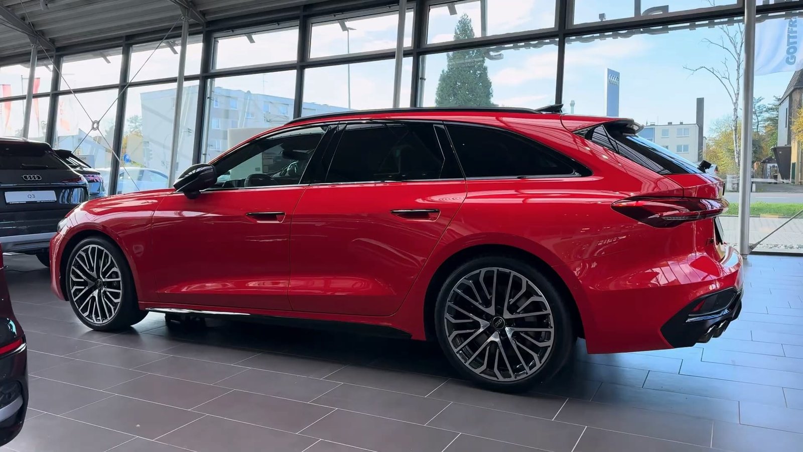 Side Audi S5 Avant 2026