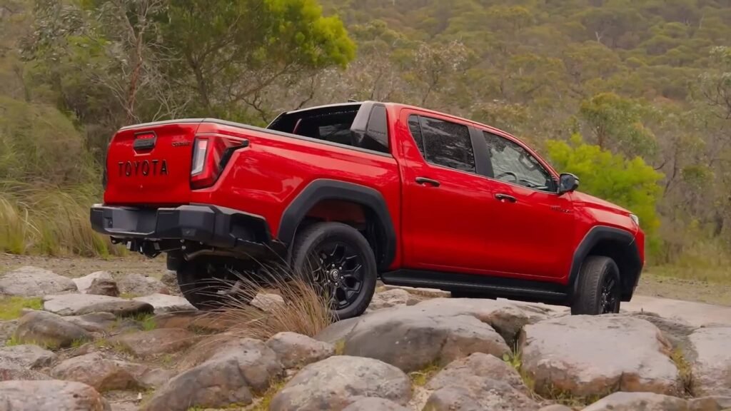 Toyota 9th Generation HiLux 3.jpg