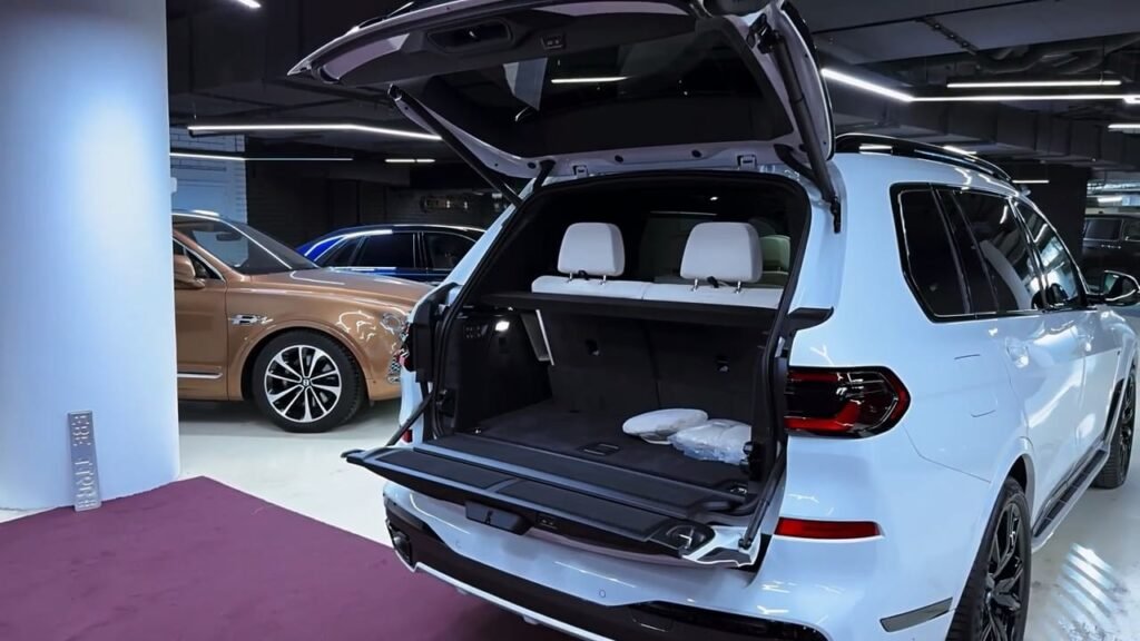 Trunk 2025 BMW X7