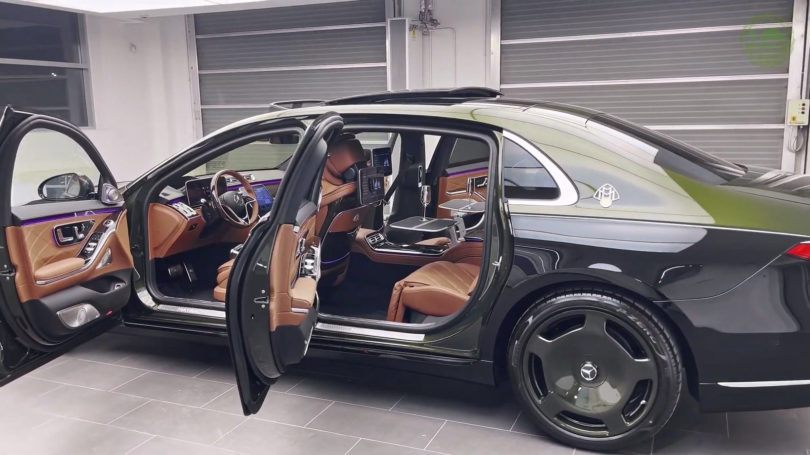 Doors 2026 Mercedes Maybach S680 V12