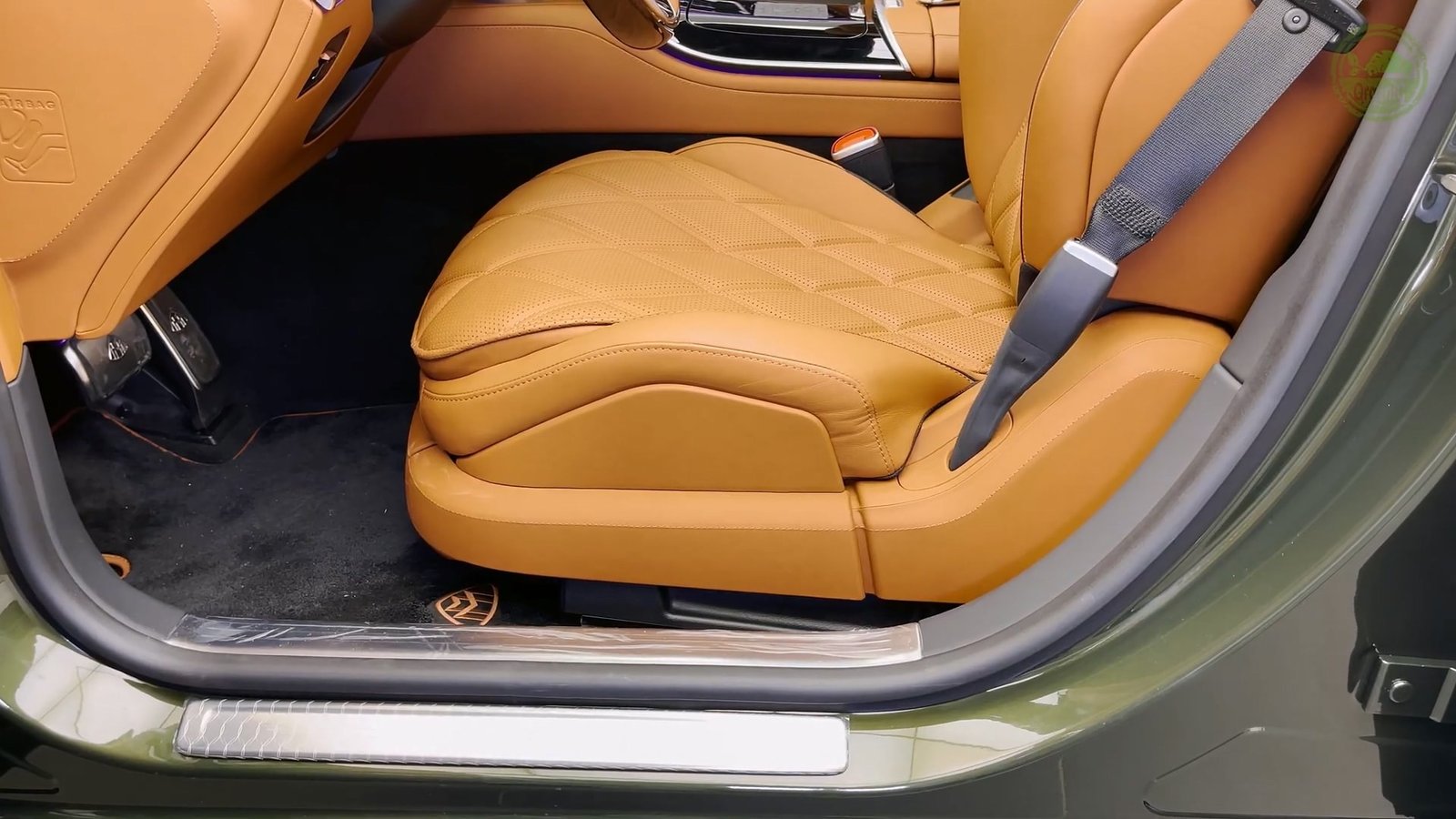 Seats 2026 Mercedes Maybach S680 V12