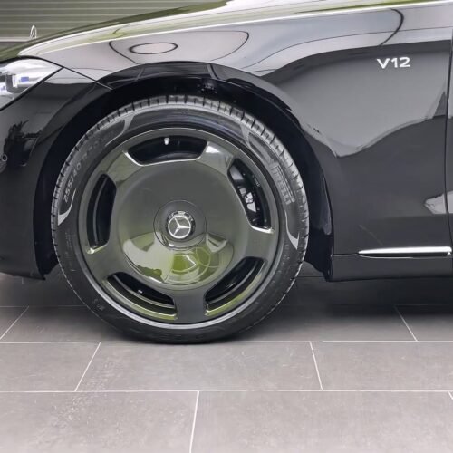 Tire 2026 Mercedes Maybach S680 V12