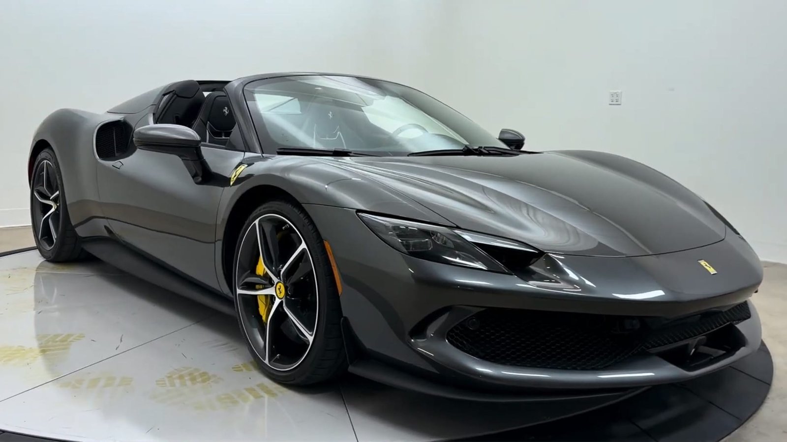 2025 Ferrari 296 GTS