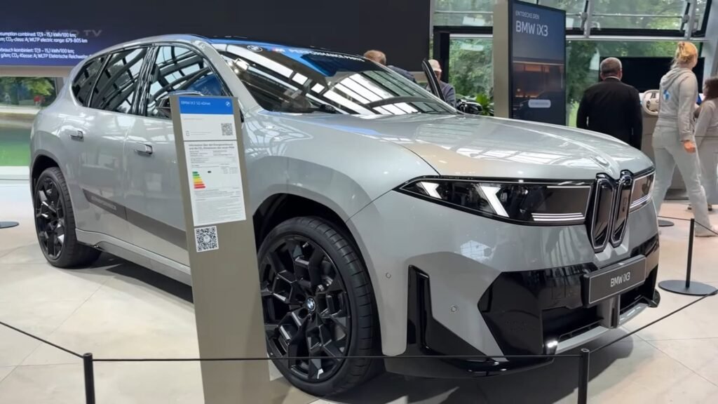 BMW iX3 2026