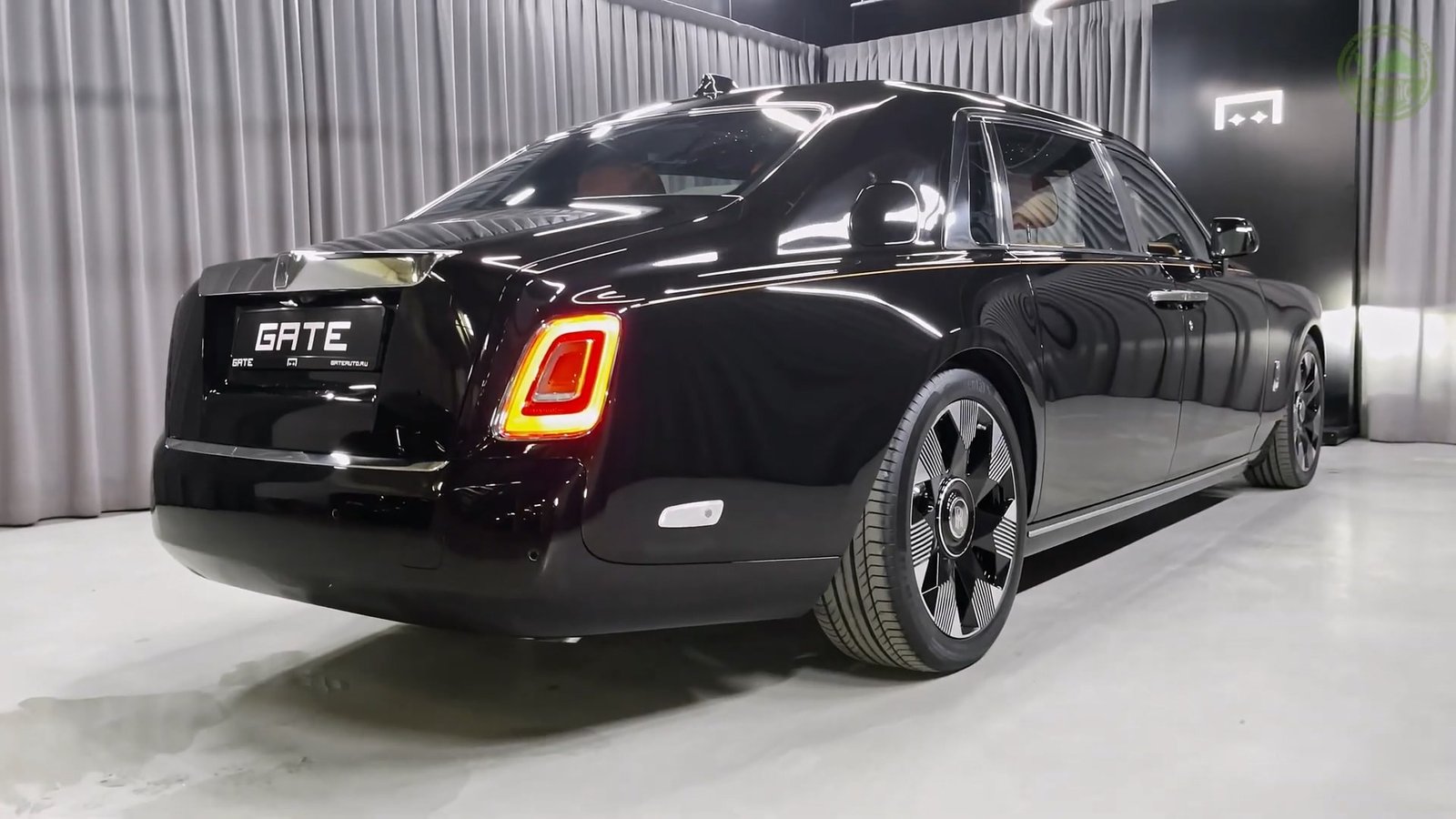 Back Side 2026 Rolls Royce Phantom Long Extended