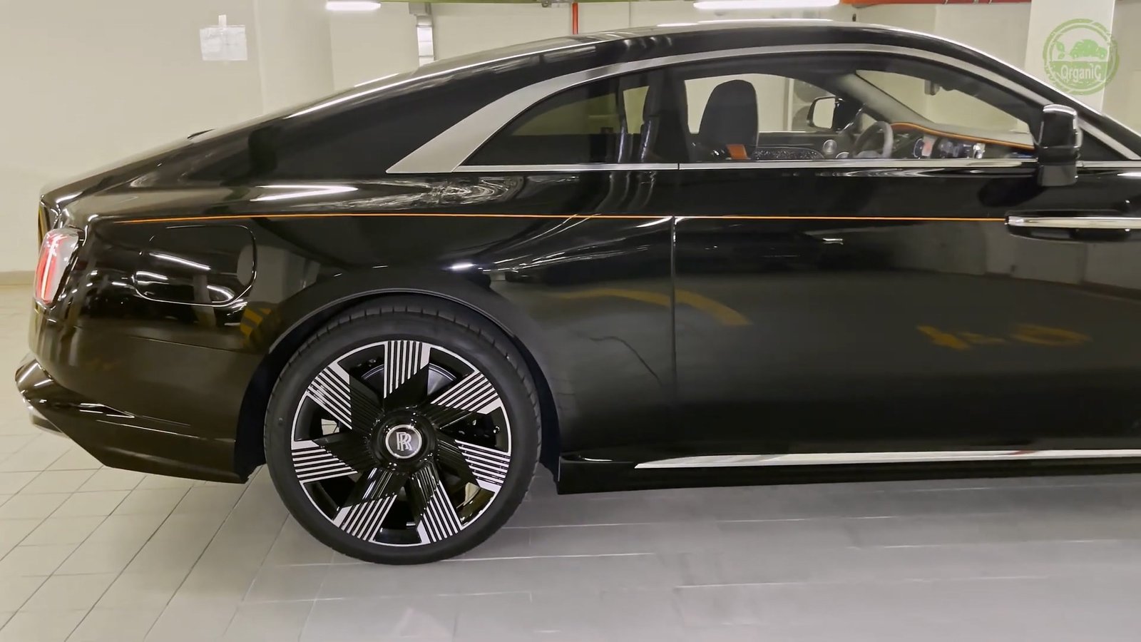 Back Wheel Rolls Royce Spectre 2026