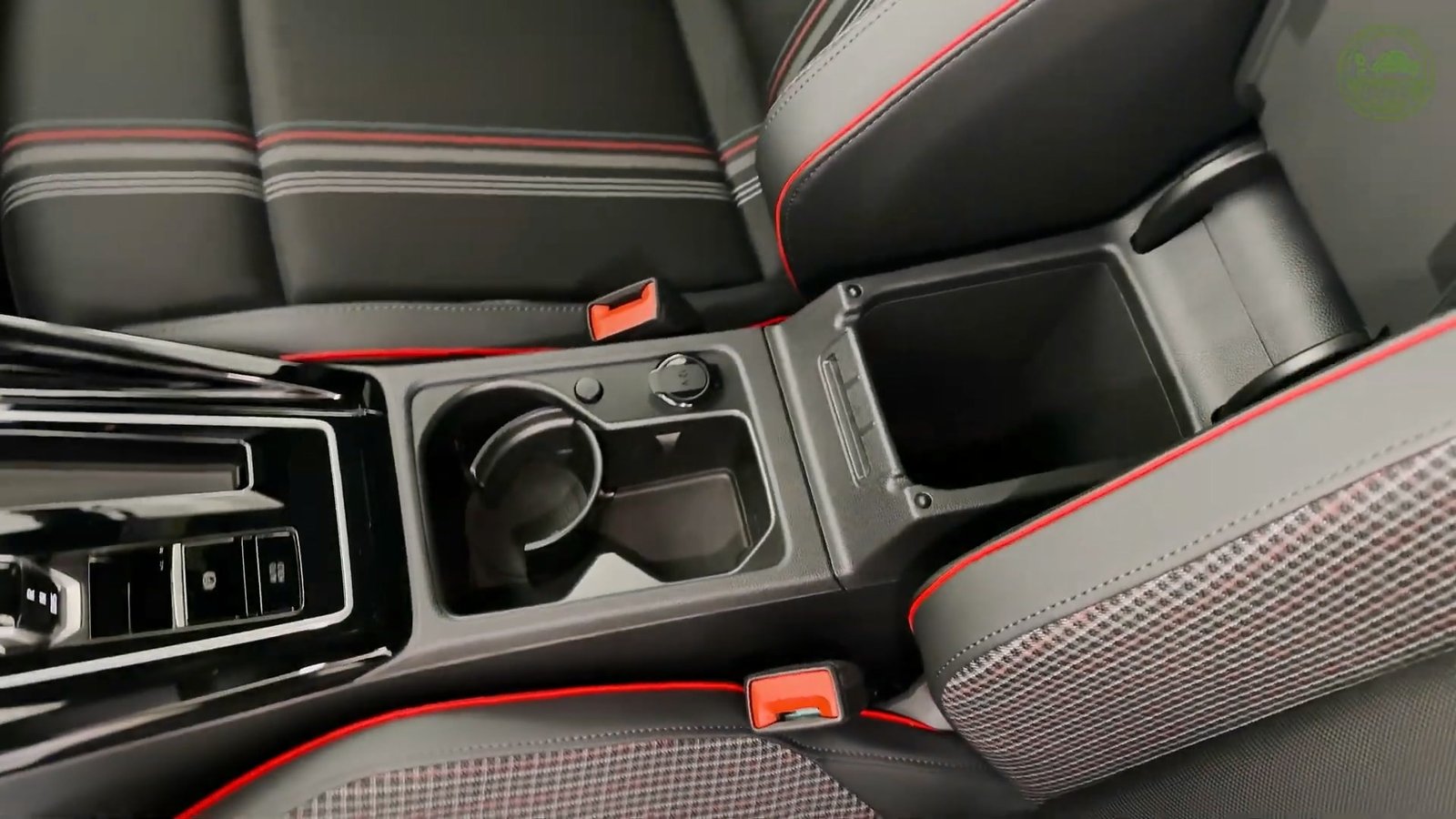 Cup Hold 2026 Volkswagen Golf GTI Edition 50