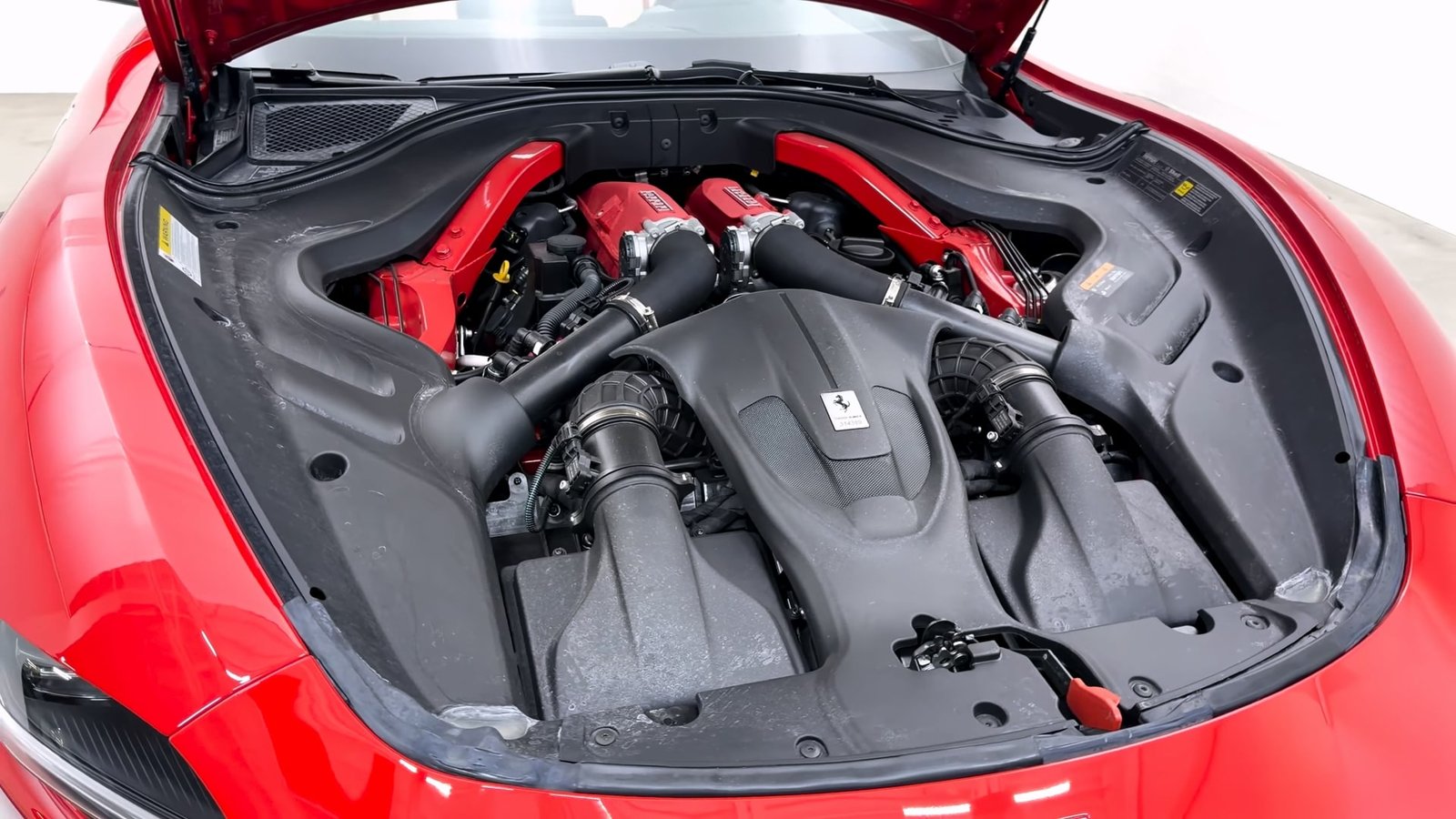 Engine2 2025 Ferrari Roma Spider