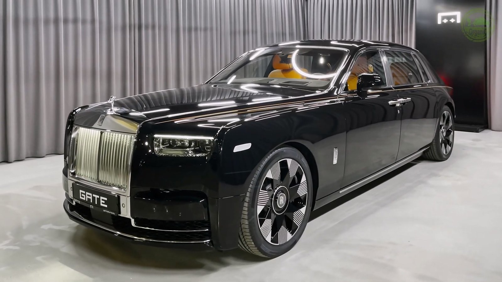 Front Left 2026 Rolls Royce Phantom Long Extended