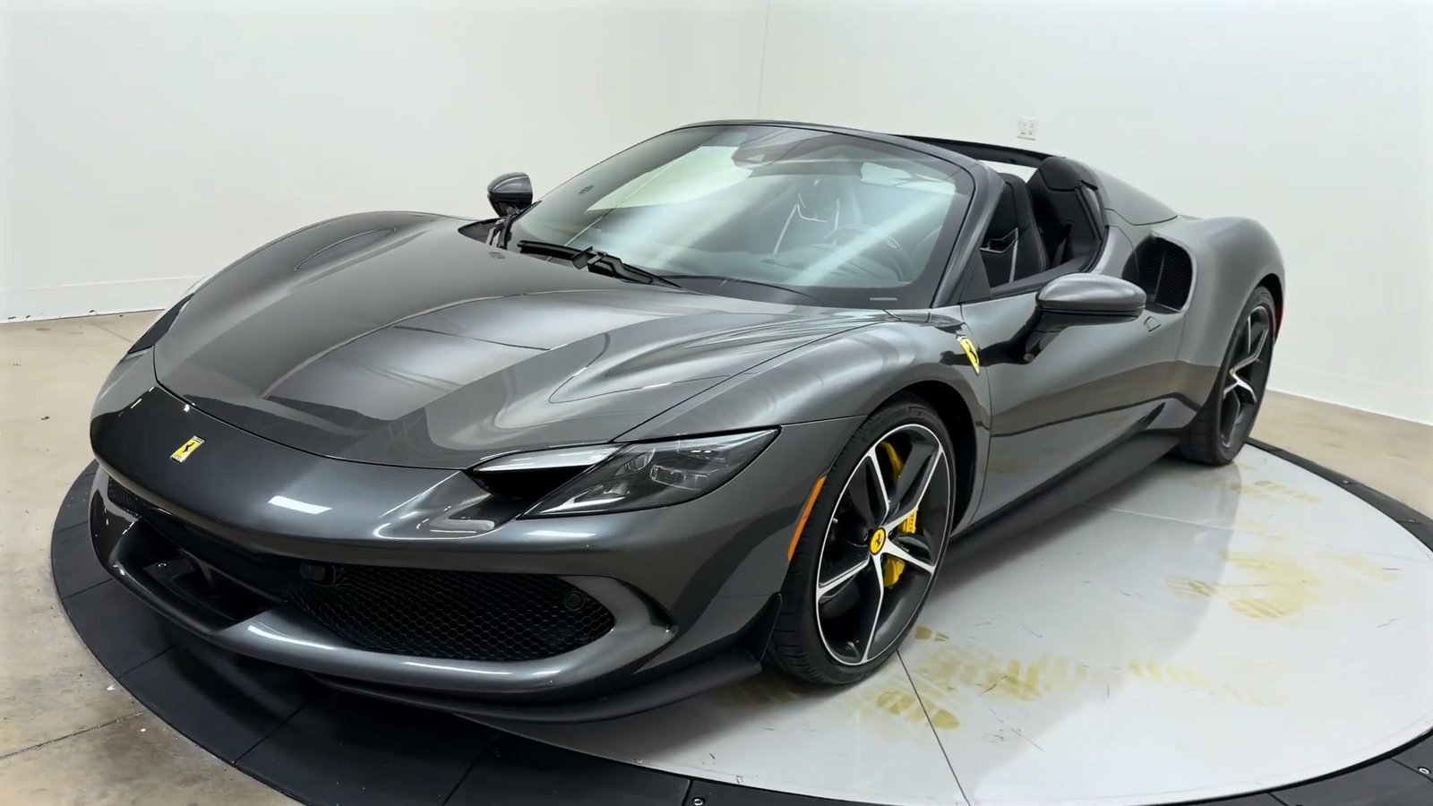 Front Right 2025 Ferrari 296 GTS