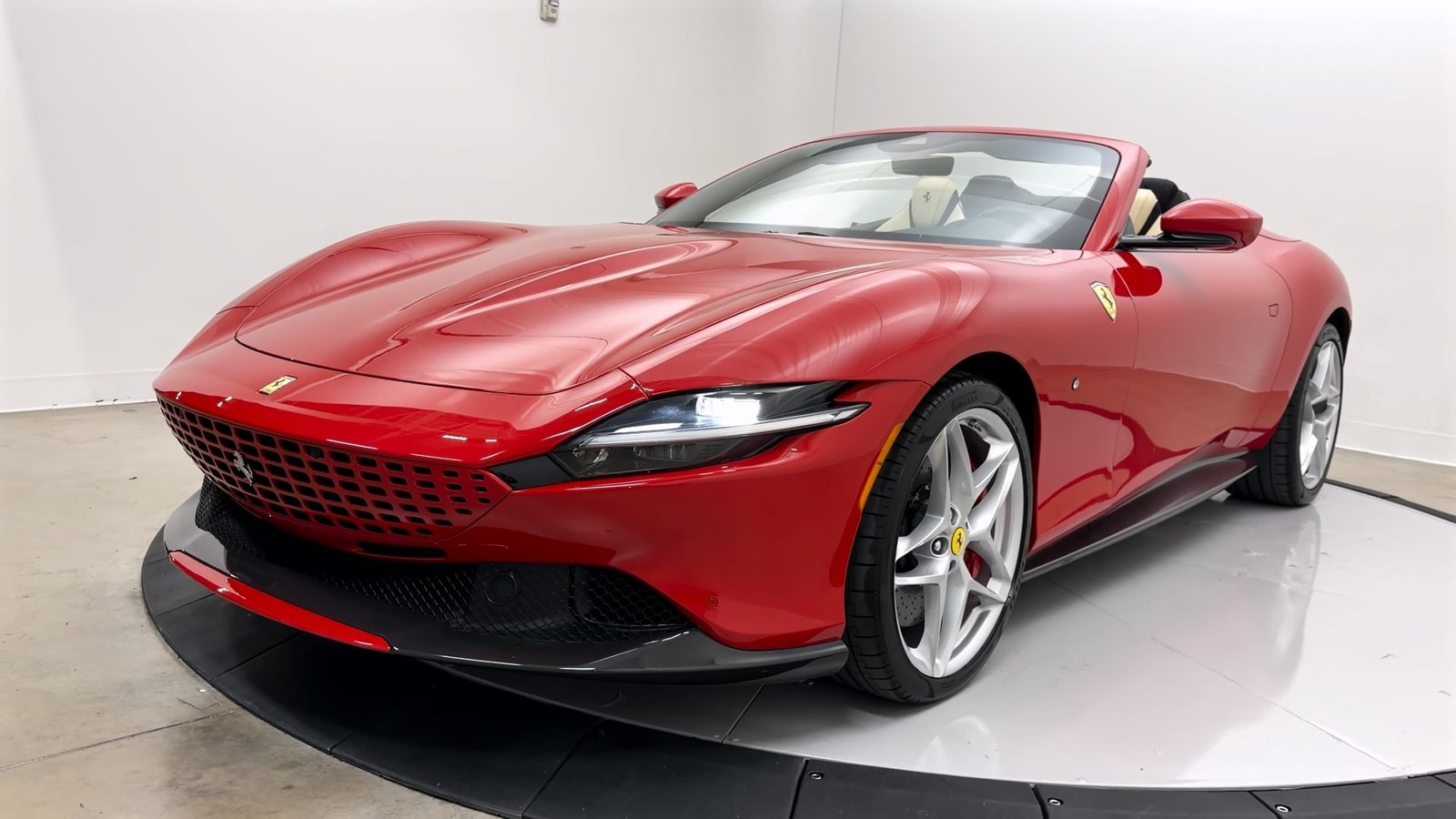 Front Right 2025 Ferrari Roma Spider