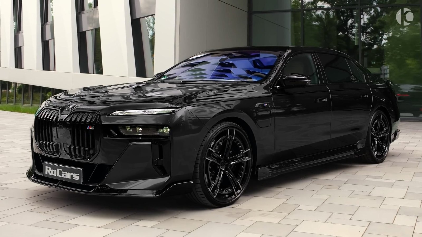 Front Right 2026 BMW 7 Series Individual