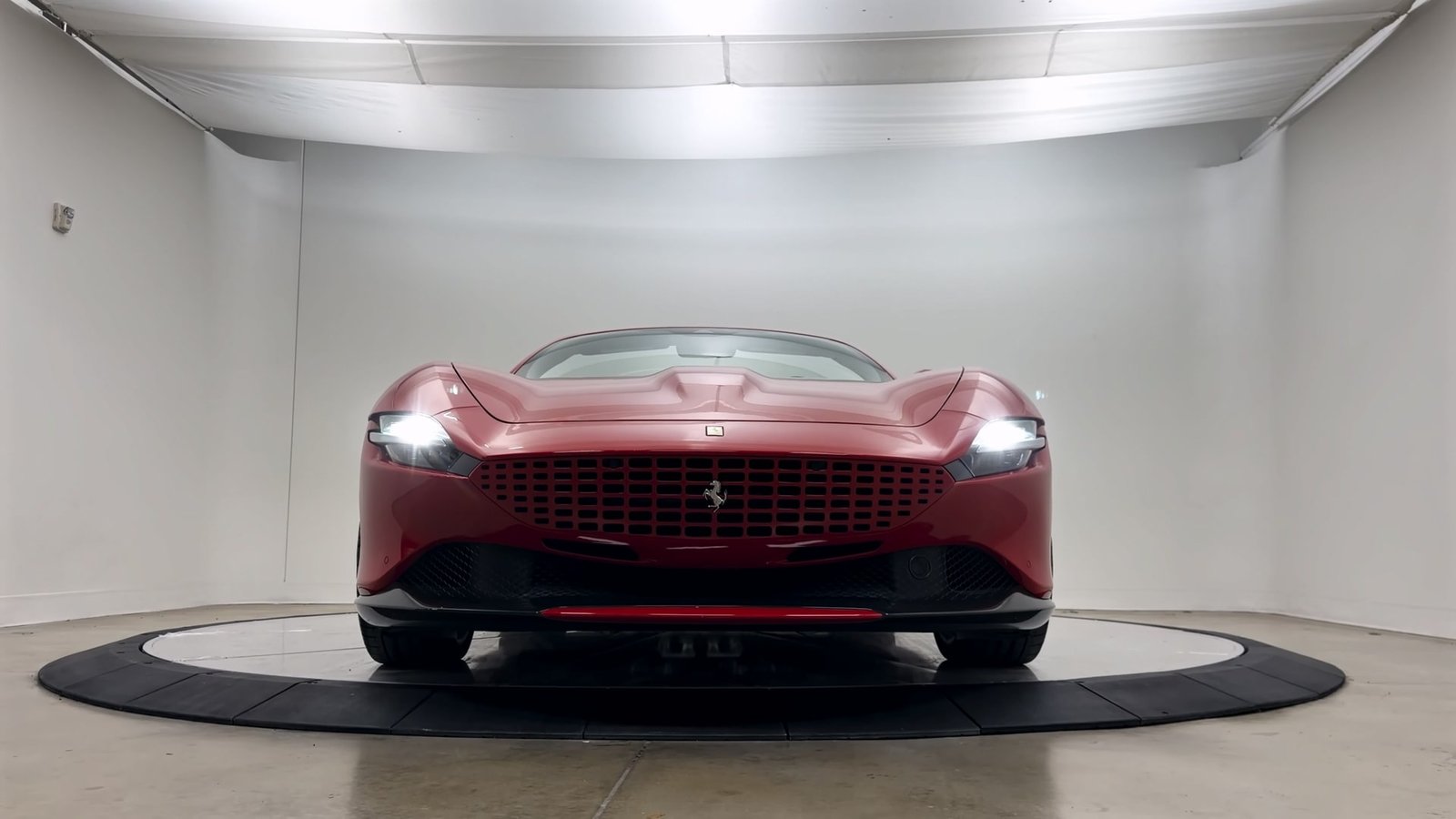 Front2 2025 Ferrari Roma Spider