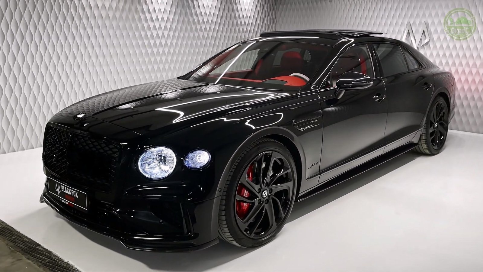 Head Side 2026 Bentley Flying Spur