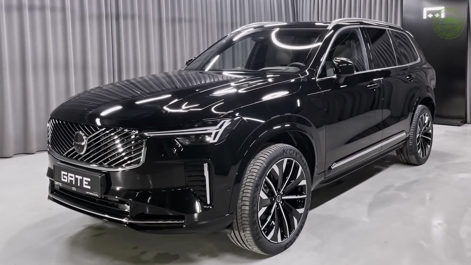 Head Side 2026 Volvo XC90