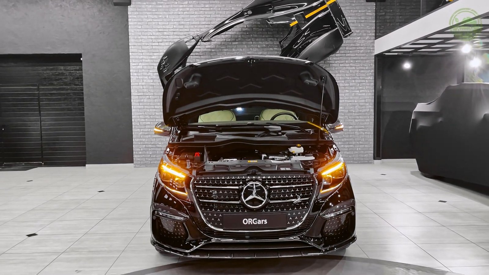 Hood 2026 Mercedes V Class Inferno