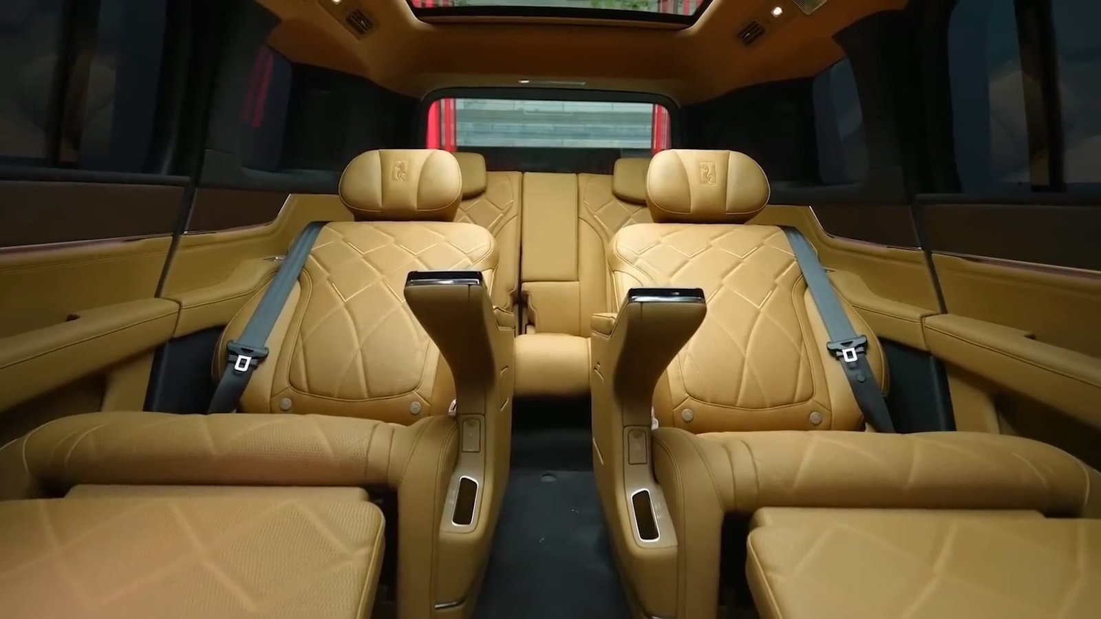 Interior 2026 BYD Yangwang U8L