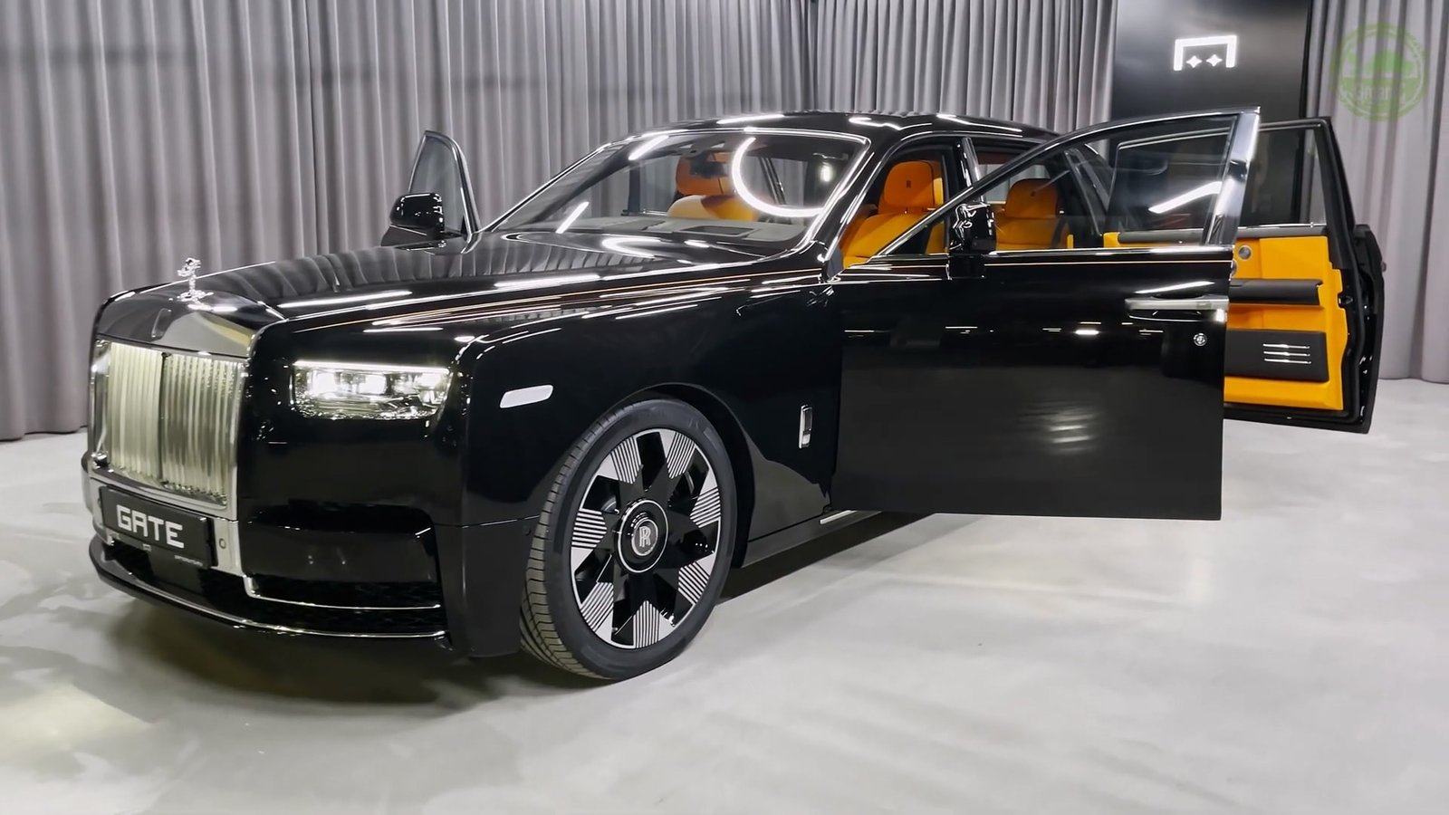 Overview1 2026 Rolls Royce Phantom Long Extended