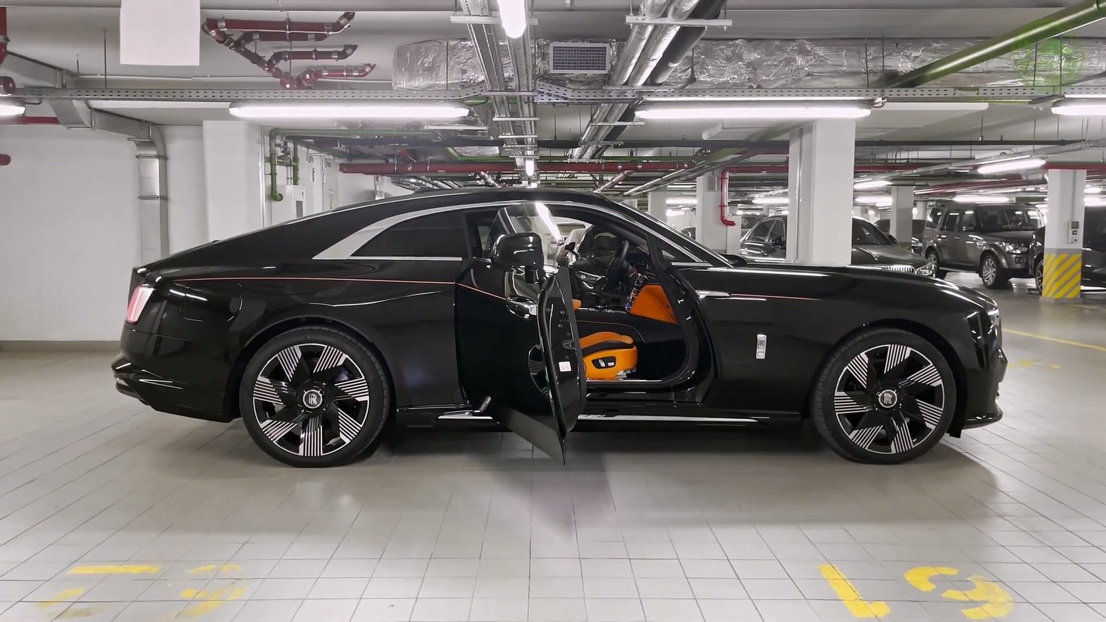 Overview1 Rolls Royce Spectre 2026