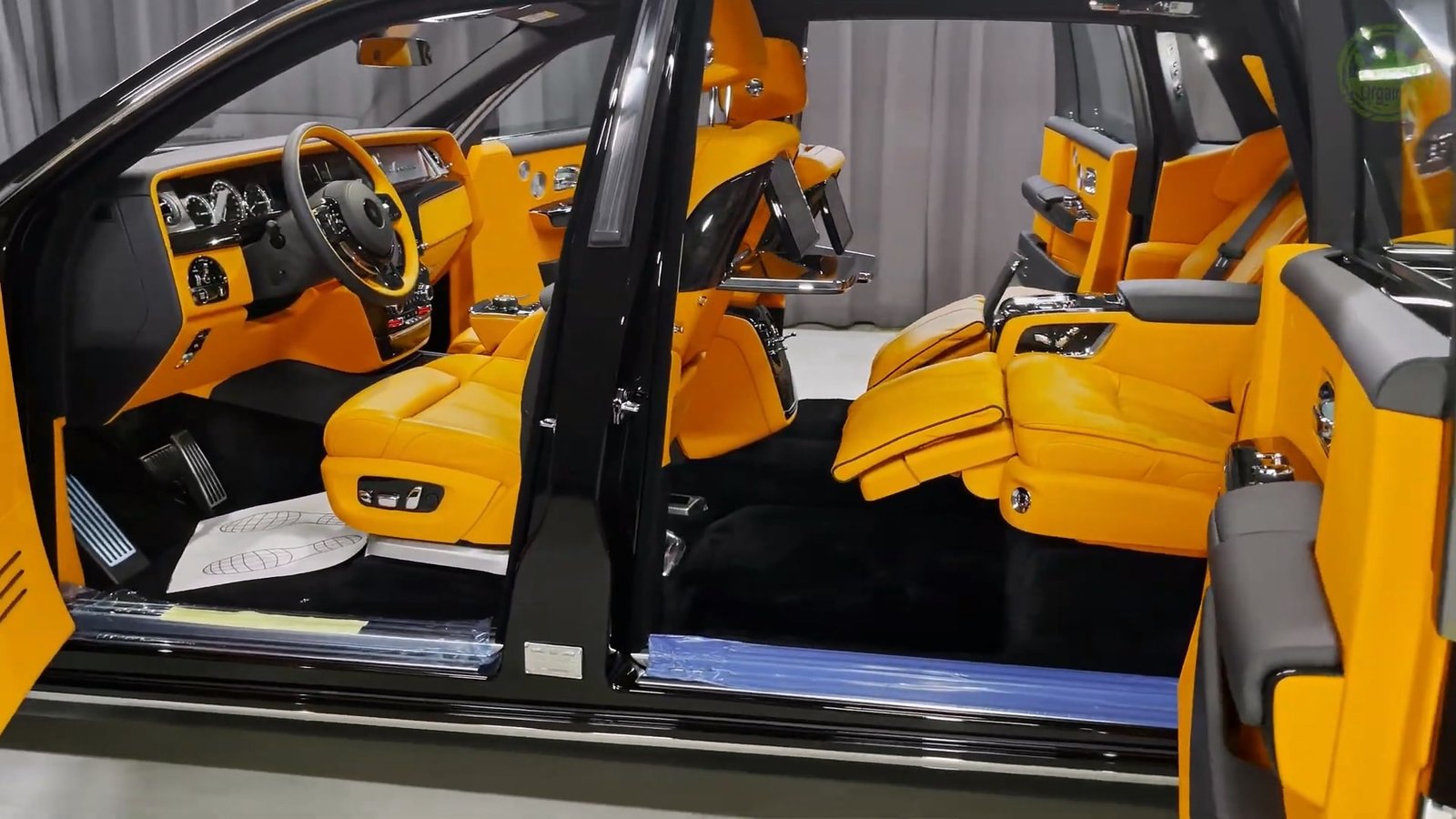 Overview2 2026 Rolls Royce Phantom Long Extended