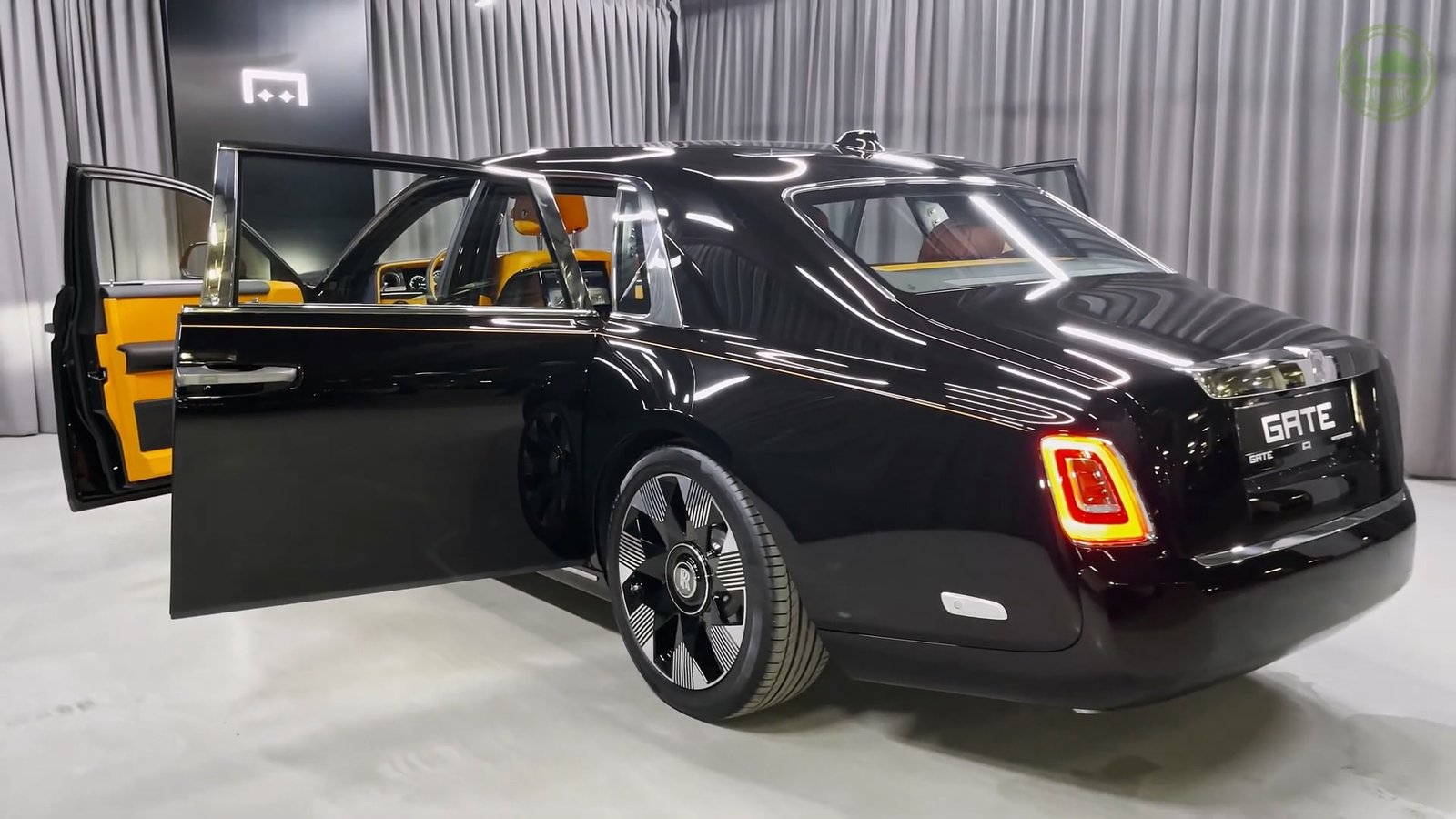 Overview3 2026 Rolls Royce Phantom Long Extended