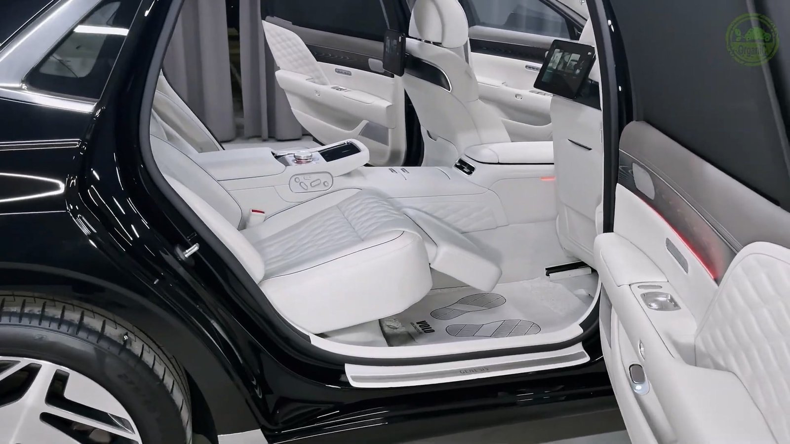 Overview7 2026 Genesis G90