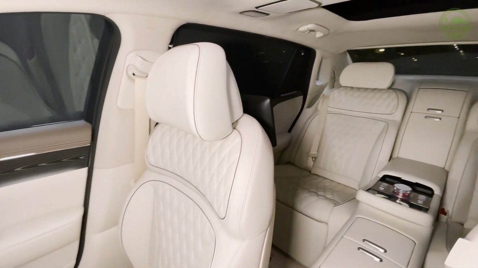 Rear Cabin 2026 Genesis G90