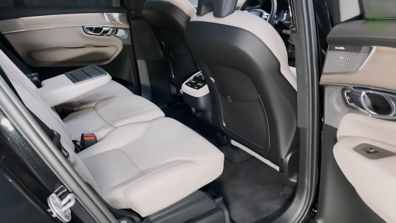 Rear Cabin 2026 Volvo XC90