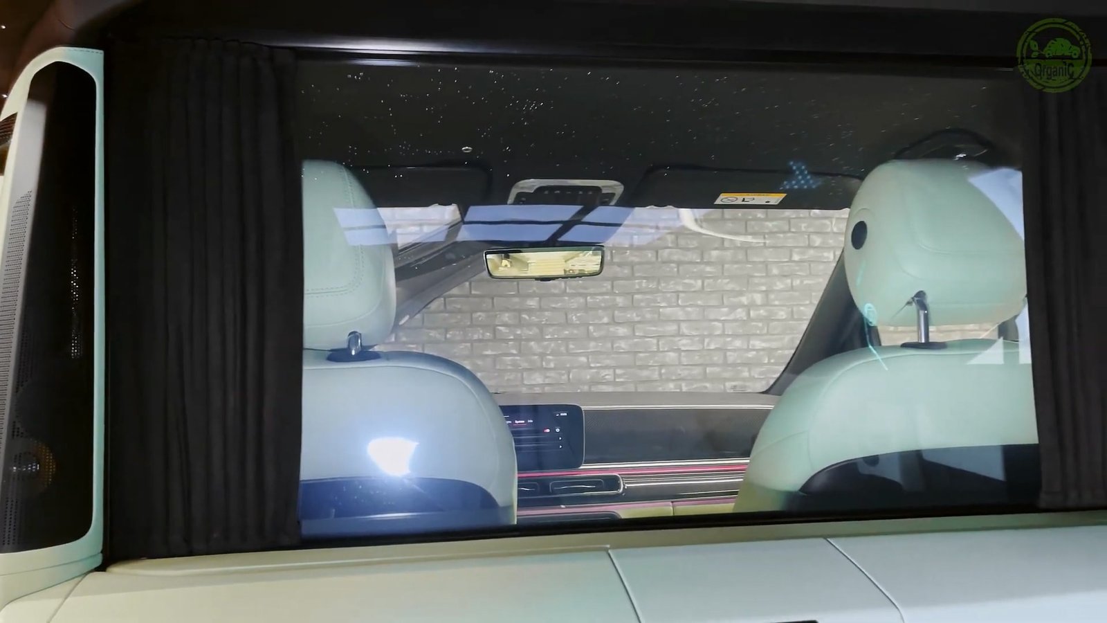 Rear Cabin Scream Window 2026 Mercedes V Class Inferno