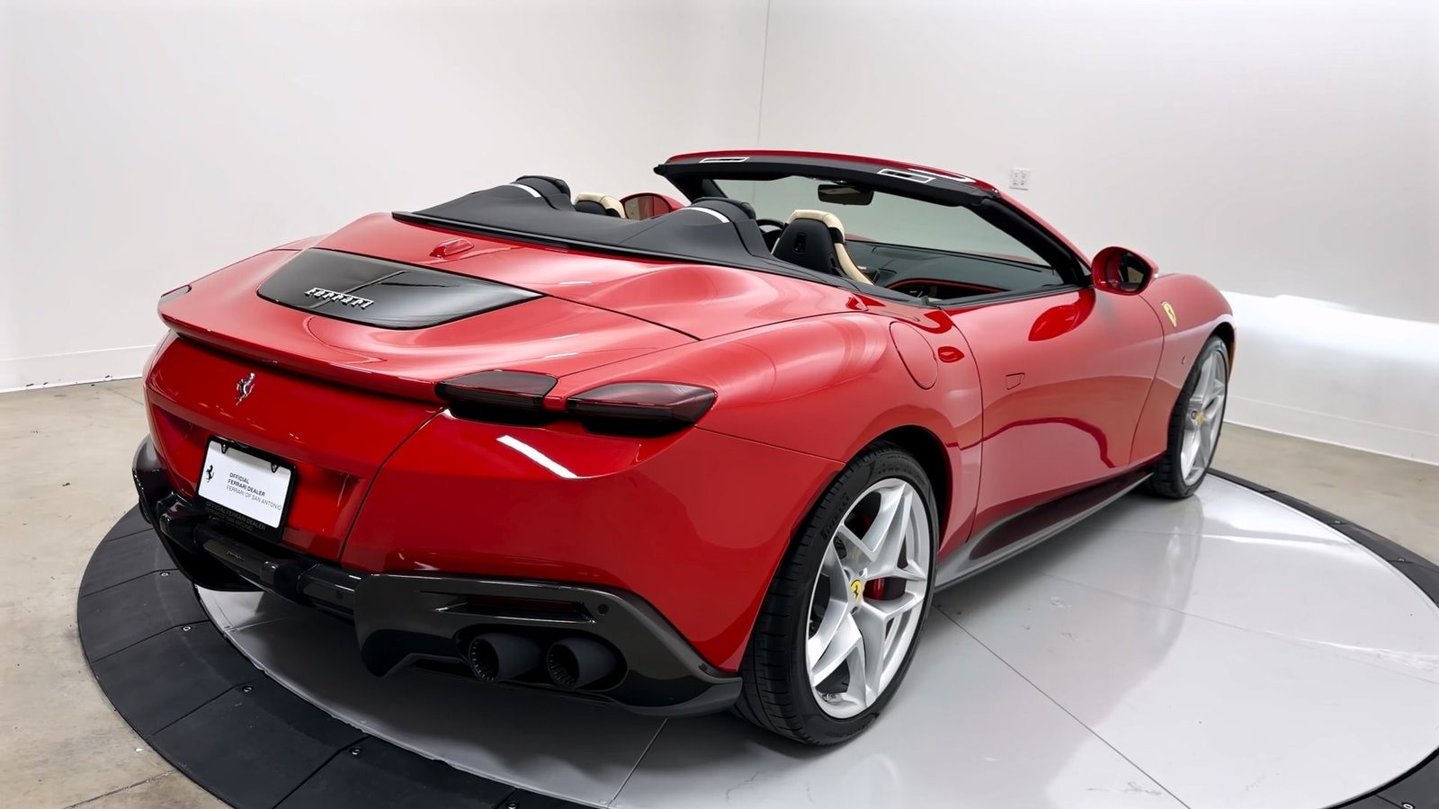Rear Left 2025 Ferrari Roma Spider