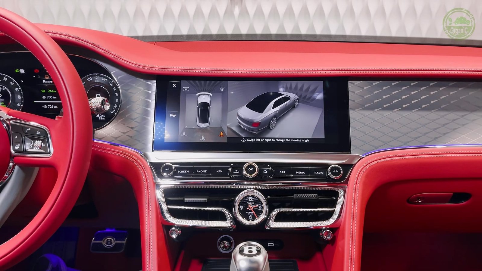 Screen Display 1 2026 Bentley Flying Spur