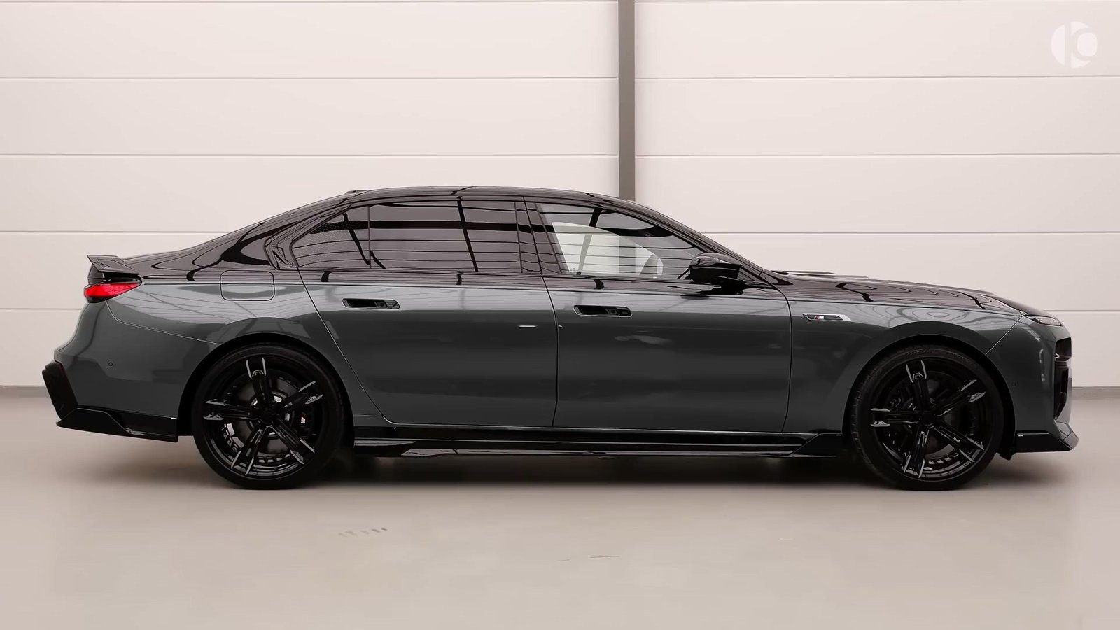 Side1 2026 BMW 7 Series Individual