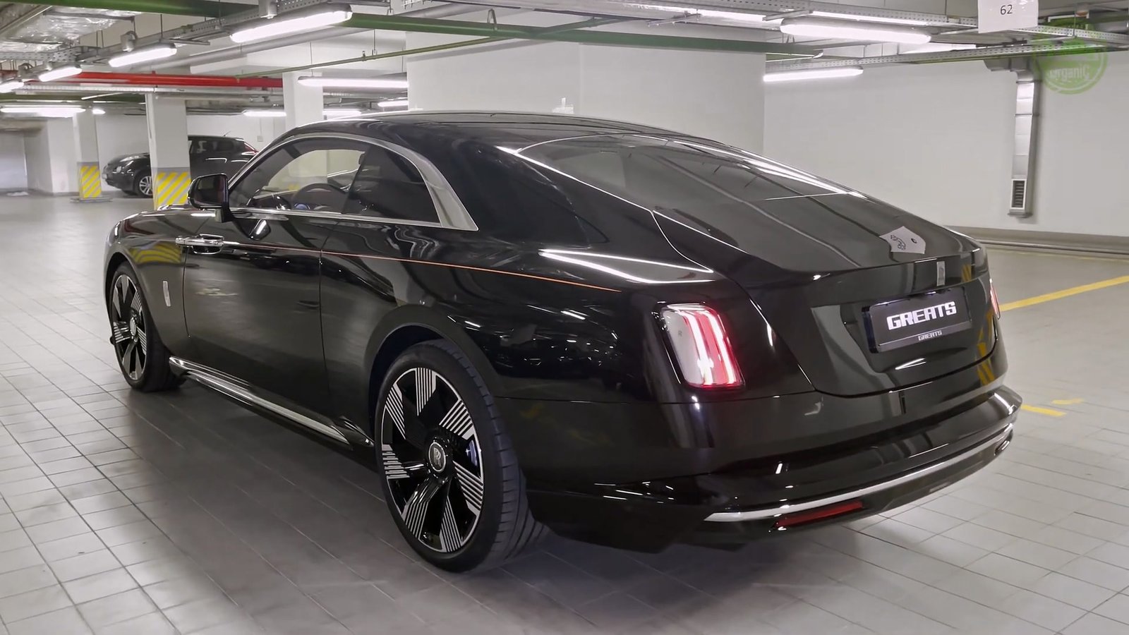 Size Back Rolls Royce Spectre 2026